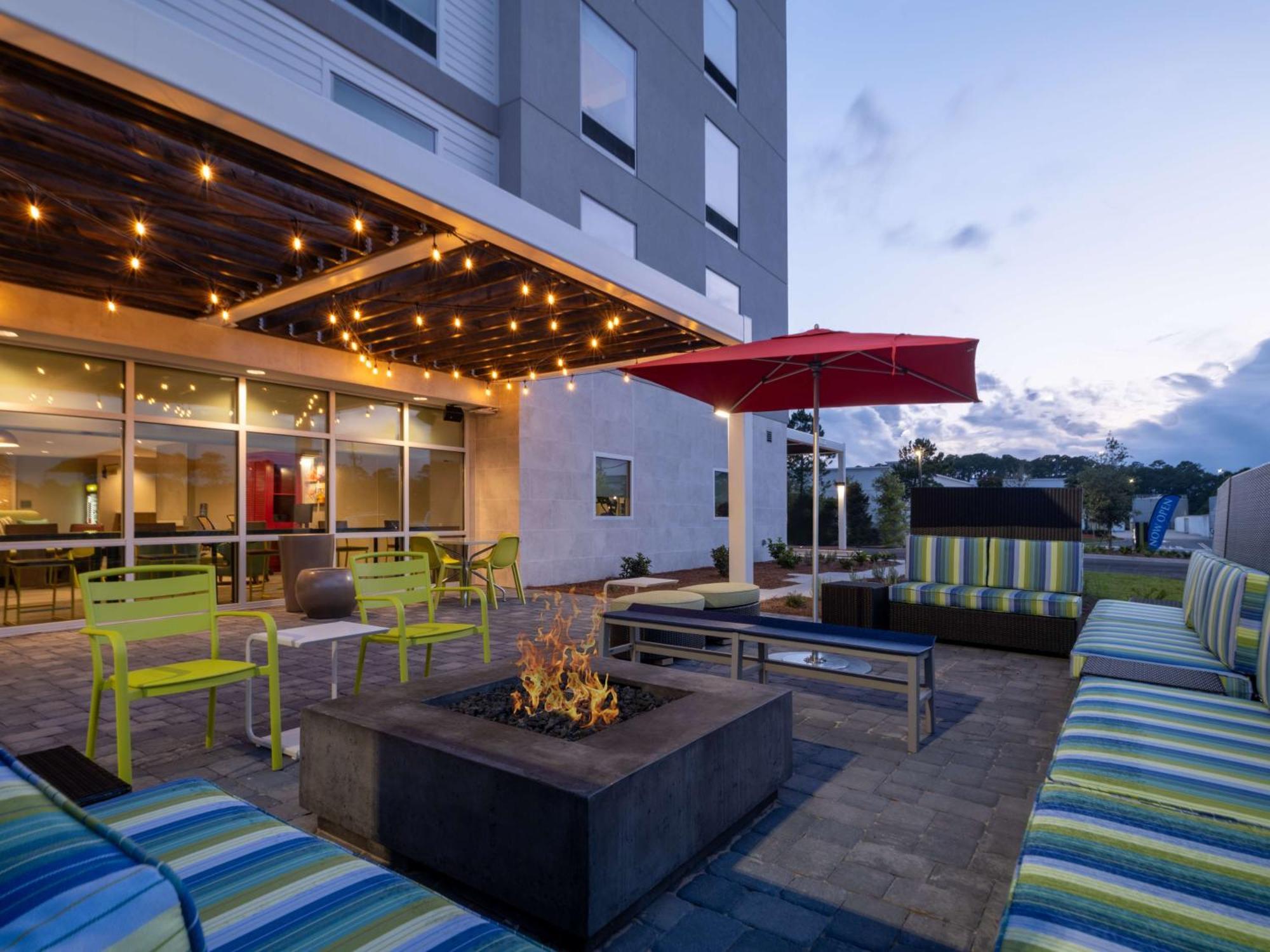 Home2 Suites By Hilton Санта-Роза-Бич Экстерьер фото